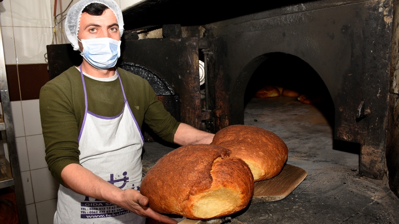 Doğal koşullarda 7 gün, buzdolabında 10 gün boyunca tazeliğini koruyan 4 kilogramlık harç ekmeği, köydeki fırınlardan adını alan Ekmekçiler Mahallesi`ndeki fırınlarda üretilerek yurdun çeşitli yerlerine gönderiliyor.