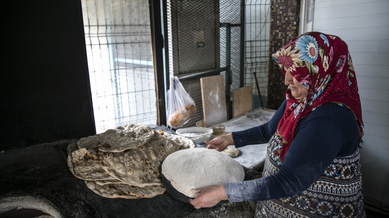 "Tandır ekmeğine ilginin gün geçtikçe arttığını görüyoruz."