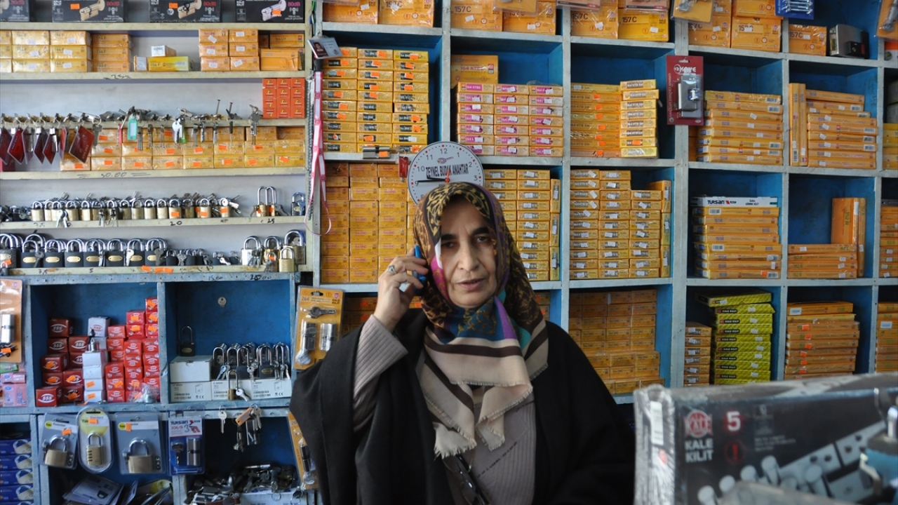 Budak, yaptığı açıklamada, çilingirliği eşinden öğrendiğini ve mesleğini severek sürdürdüğünü söyledi.