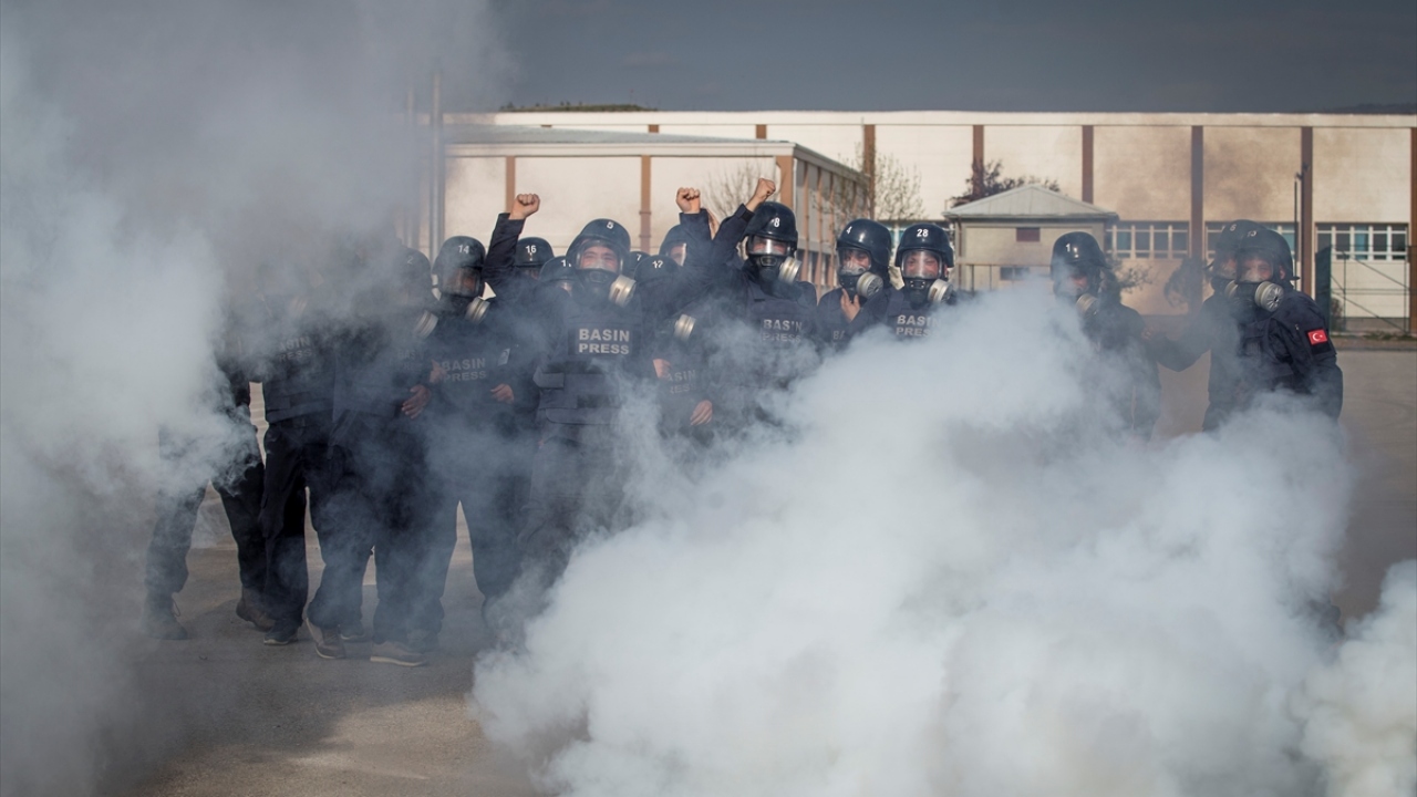 Programda, AA habercilerinin yanı sıra Suriye`de farklı medya kuruluşlarında çalışan muhabirler de yer alıyor.
