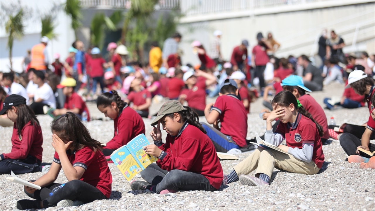 Köten, bu tür etkinliklerin ilçede kitap okuma alışkanlığını  artırdığını vurguladı.