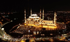 Türkiye'nin en büyük camisi bugün resmen açılıyor