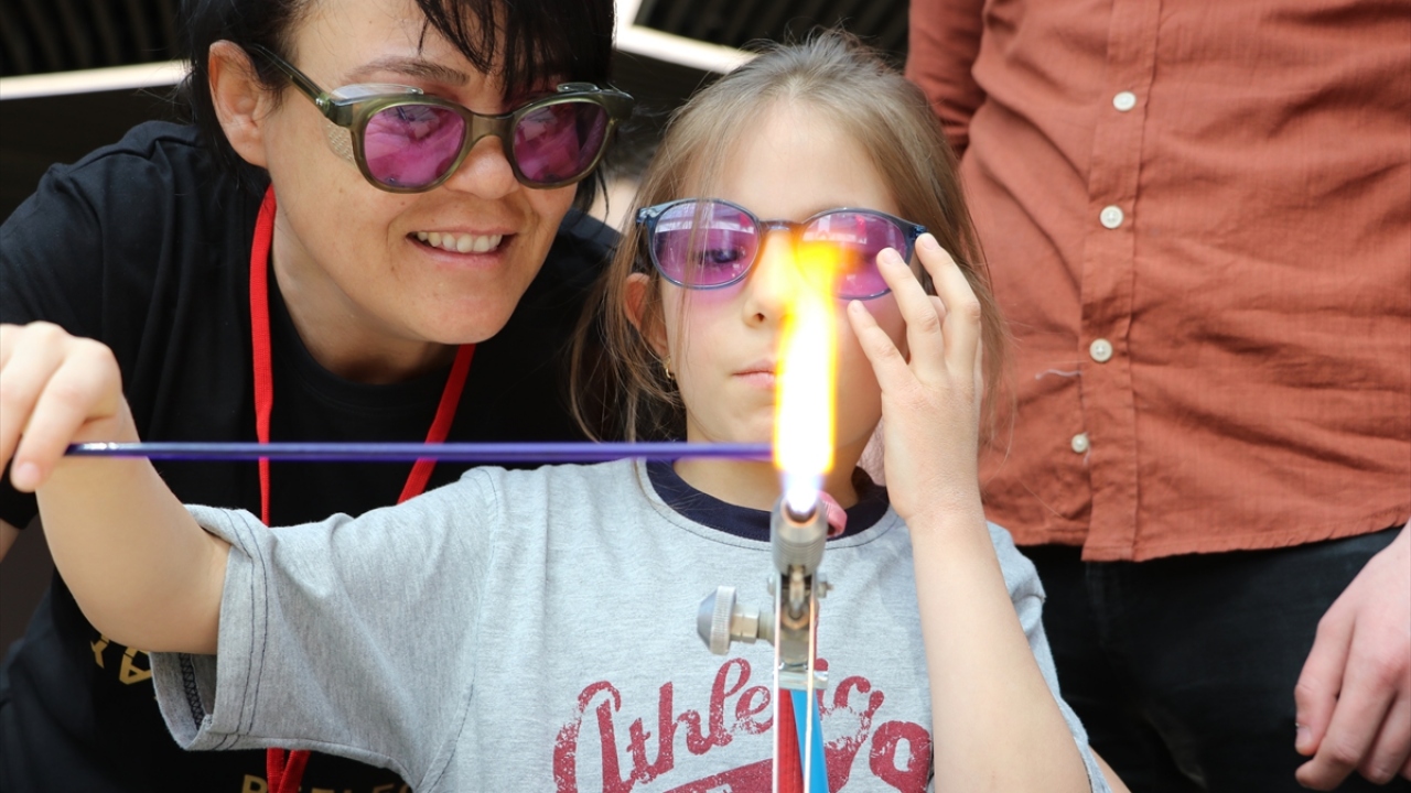 "Her gün 10 farklı sanatçının canlı cam gösterisi olacak."