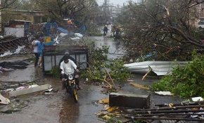 Hindistan'daki Fani kasırgasında 8 kişi hayatını kaybetti