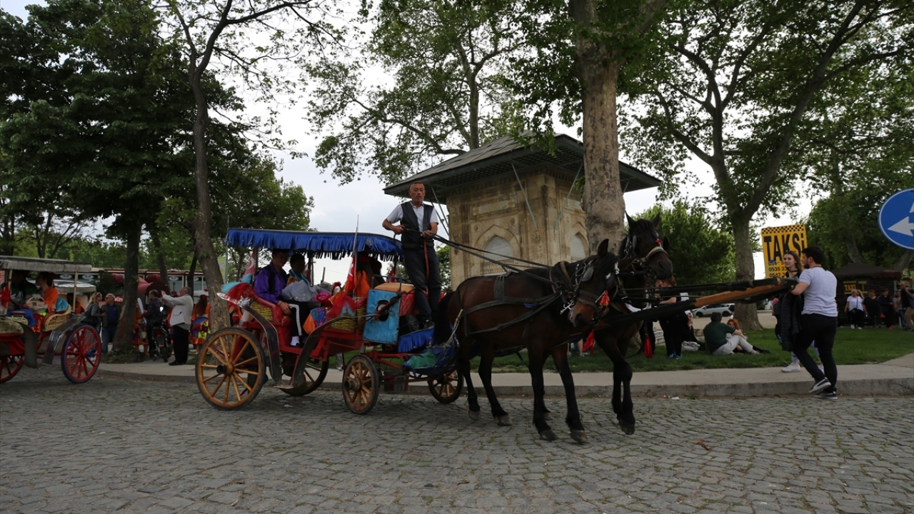 Romanların Kakava`ya ait en önemli söylencelerinin başında Baba Fingo yer alıyor.