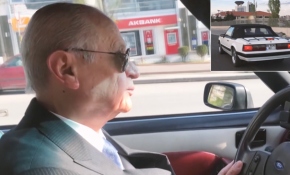 Bahçeli klasik arabası ile Ankara turu attı