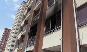 Yangından kurtulmak için balkondan atlayan kızı havada yakaladı