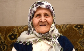 111 yaşındaki Boşnak nine 104 yıldır orucu bırakmadı