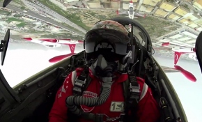 Türk Yıldızları pilotundan dünyada bir ilk