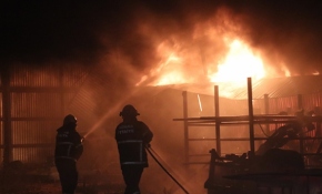 Adana'da geri dönüşüm fabrikasında yangın