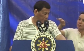 Filipinler Devlet Başkanı'nın hamam böceği ile imtihanı