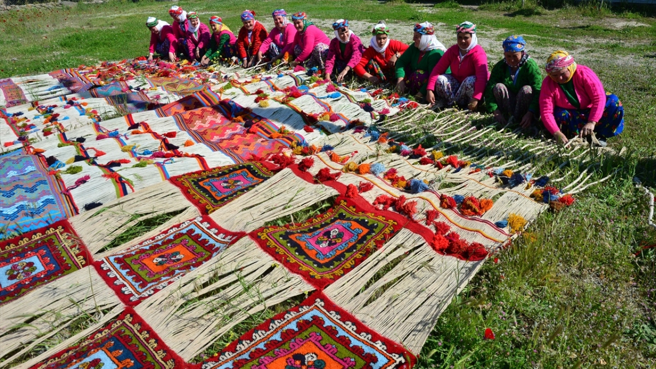 Çanakkale`de "Kültürel Miras Anadolu - Dokuz Kat, Dokuz Renk, Dokuz Zaman Projesi" bu yıl hayata geçirildi.