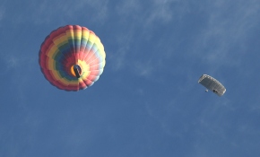 Jandarma paraşüt timi sıcak hava balonundan atladı