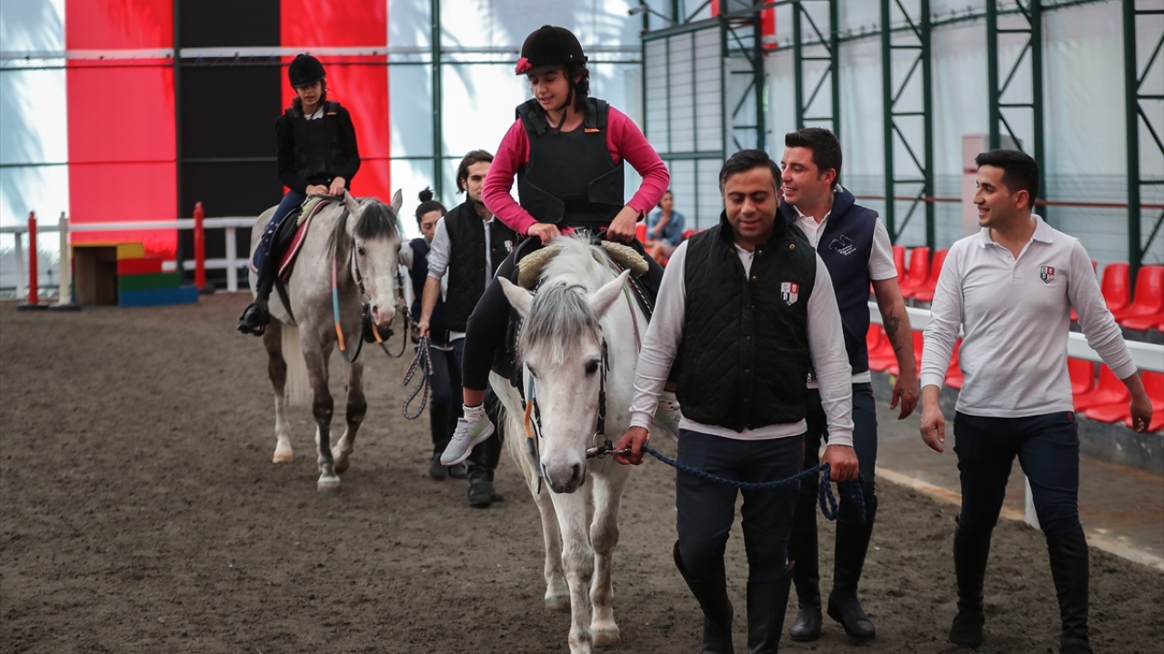 "Engelli çocuğu olan annelere de tavsiye ediyorum."