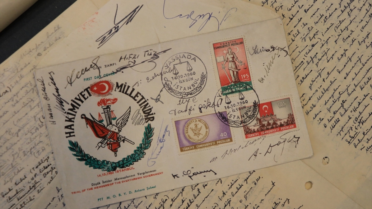 Koleksiyonda son duruşma gününe kadar alınan notlar da bulunuyor.