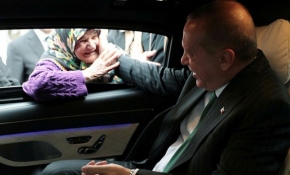 Cumhurbaşkanı Erdoğan ile yaşlı teyzenin gülümseten sohbeti