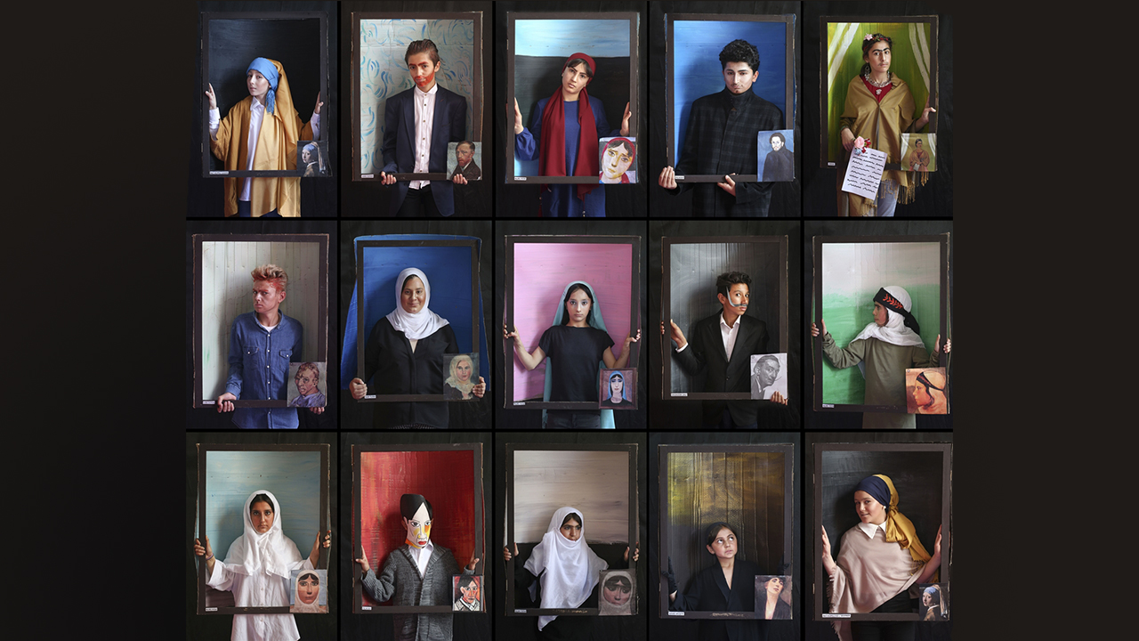 Tatvan`daki Van Gölü Ortaokuluna 3 yıl önce atanan Erzurumlu Görsel Sanatlar Öğretmeni Sevda Eren, sıra dışı çalışmalarıyla hem okulda hem de öğrencilerin yaşamlarında farkındalık oluşturdu.