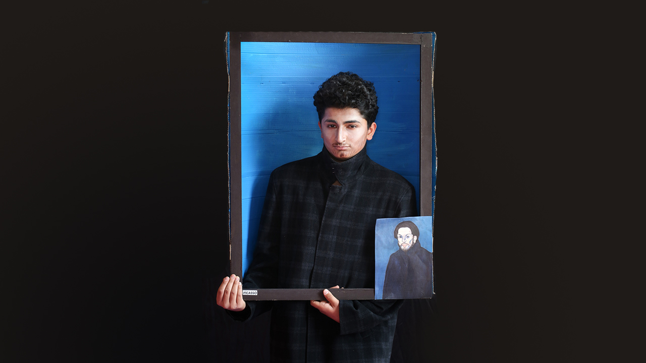 Öğrencilerden Eyüp Gönültaş, Picasso`nun portre çalışmasını canlandırdı.