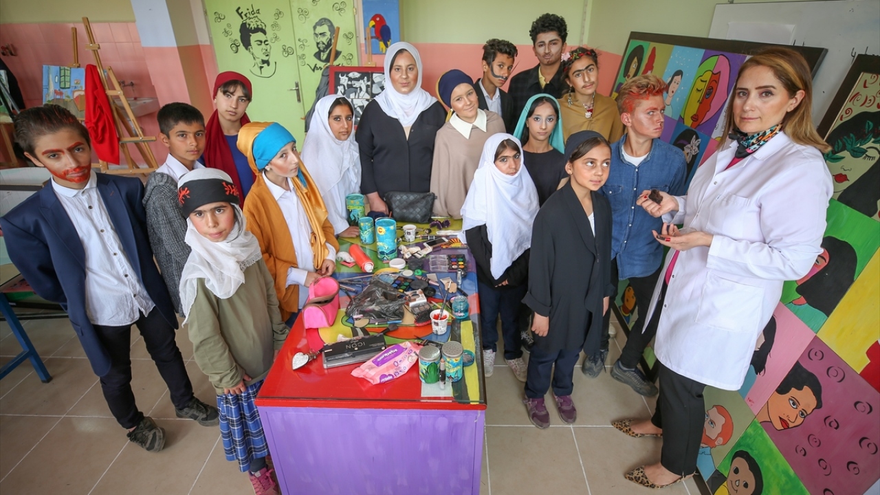 "Hedefim çok iyi bir ressam olmak"