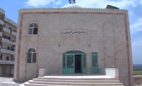 Afrin'de teröristlerin zarar verdiği camilerden 90'ı ibadete açıldı