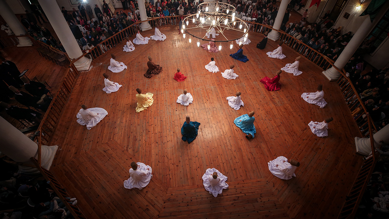 Çanakkale`de 17. yüzyılda inşa edilen, dünyanın en büyüklerinden biri kabul edilen Gelibolu Mevlevihanesi`nde asırlardır tasavvuf rüzgarı esiyor.