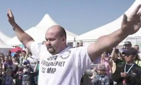 Rus rekortmen 18 tonluk kamyonu çekti