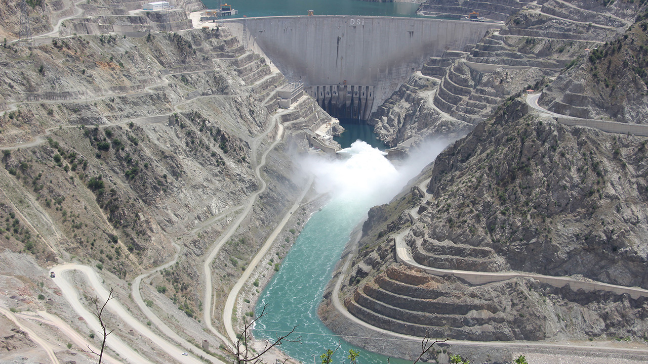 DSİ Genel Müdürlüğünden yapılan yazılı açıklamada, DSİ 26. Bölge Müdürlüğünün sorumluluk sahası içerisinde bulunan barajlarda üretim yapılmaması nedeniyle yıllık işletme programının üzerinde rezervuarlarda yükselme meydana geldiği belirtildi.
