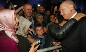 Cumhurbaşkanı Erdoğan Yenikapı'da vatandaşlarla bir araya geldi