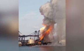 Tayland'da kargo gemisi yandı: 130 kişi hastaneye kaldırıldı