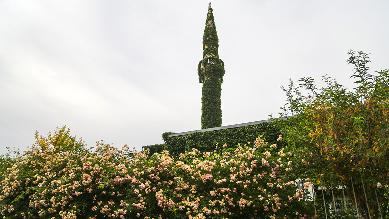 Merkez Yüreğir ilçesi Köprülü Mahallesi`nde, Bosnalı Salih Efendi öncülüğünde yapımına başlanan ve 89 yıl önce ibadete açılan Köprüköy Camisi, ramazanda da ilgi görüyor.