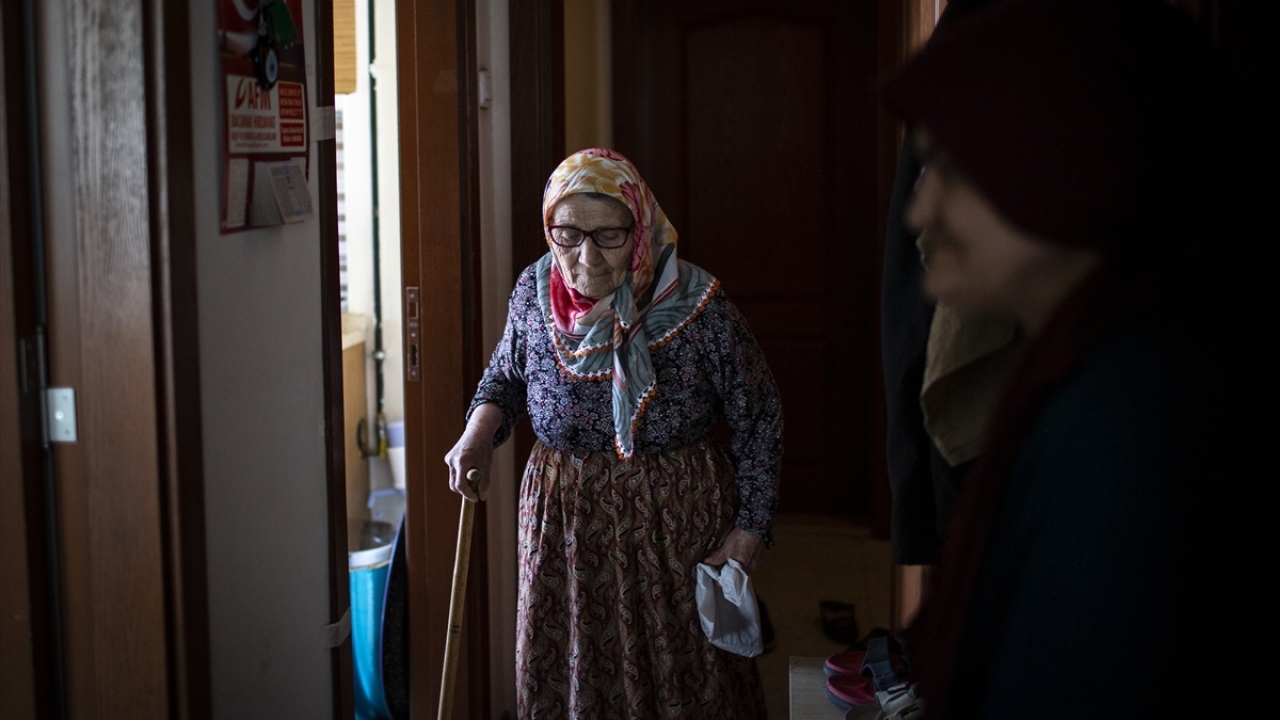 "Yaşlılarımız geleceğimiz değil, geçmişimizdir."