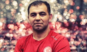 Sırtı minder görmeyen şampiyon güreşçi İlhan Çıtak