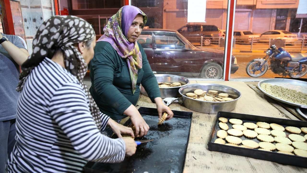 Yeter, farklı illerde yaşayan çocuklarına da kargoyla kömbe gönderdiğini söyledi.