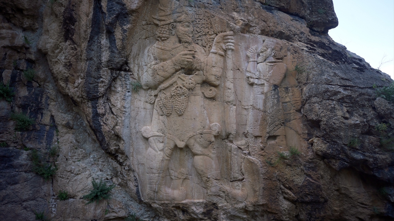"Konya Ovası başakla, dağlık kesimi üzümle simgelenir"