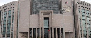 Avukatın etek boyuna tepki gösteren hakim görevden uzaklaştırıldı