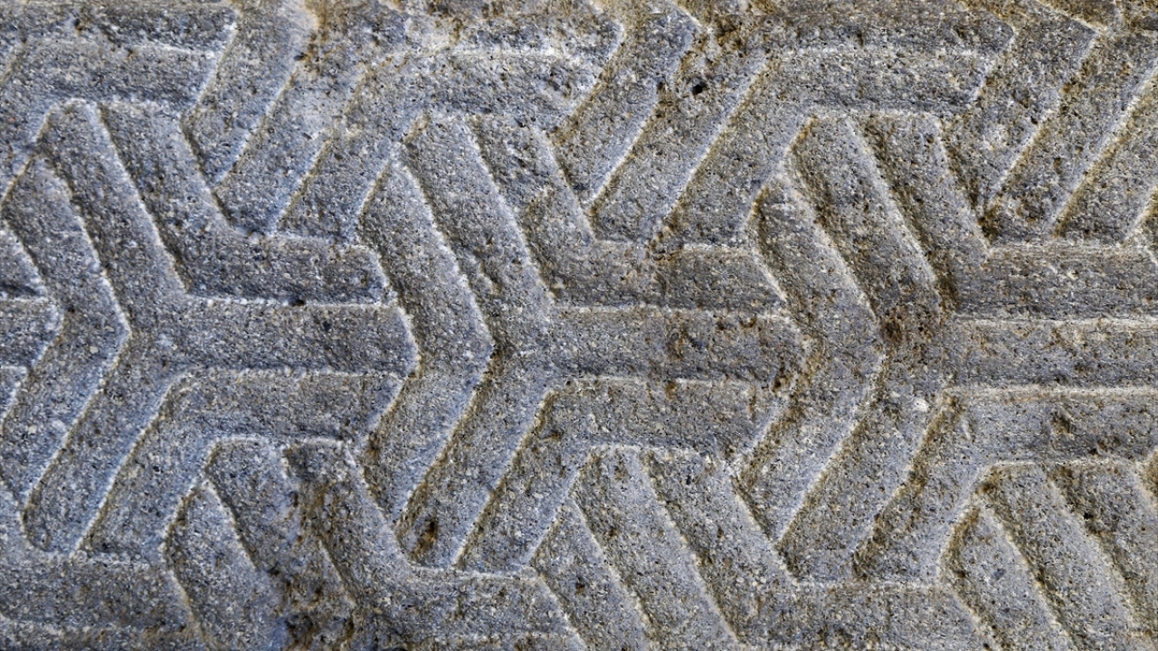 Osmanlı padişahlarından 4. Murad`ın emriyle bir süre "tophane", daha sonra "kışla" şeklinde kullanılan medrese, 1942-1967`de Erzurum Müzesi olarak hizmet verdi. Medrese, bugün ise hem müze hem de resim sergi salonu olarak kullanılıyor.