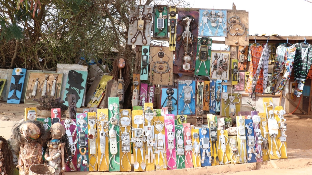 "İhtiyaç duyulmayan teknolojik aletlere ikinci bir yaşam hakkı tanıyorum"