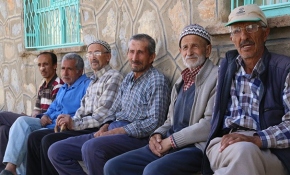 Çocuk sesine hasret bayramı bekliyorlar