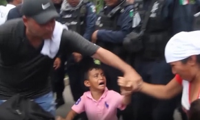 Orta Amerikalı göçmenlere Meksika'da polis şiddeti