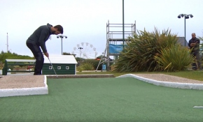 İngilizler 'Çılgın Golf Turnuvası'nda hünerlerini sergiledi