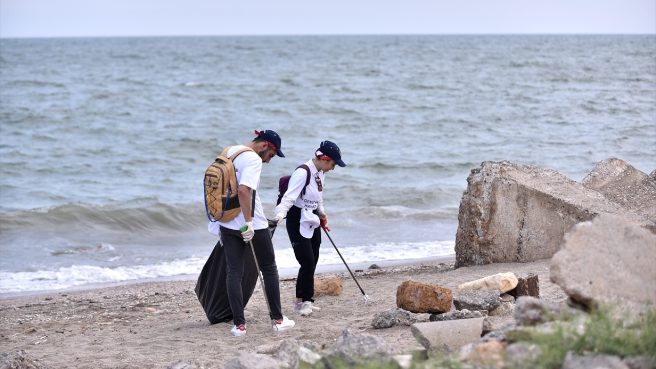 Büyükşehir Belediye Başkanı Seçer, Mersin`in tarım, turizm ve sanayi bakımından zengin bir kent olması sebebiyle çevre hassasiyetinin öneminin büyük olduğunu vurguladı. 