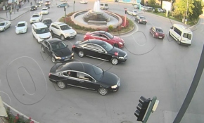 Valinin aracının yanında "drift" yapan sürücüye ceza