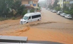 Marmara’da sağanak ve dolu etkili oluyor