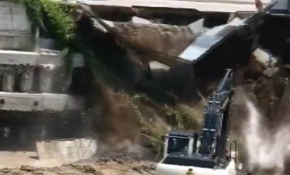 İnşaat temeli çöktü; ölümden kıl payı kurtuldu