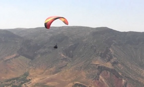 Engelli gencin yamaç paraşütü hayali gerçek oldu