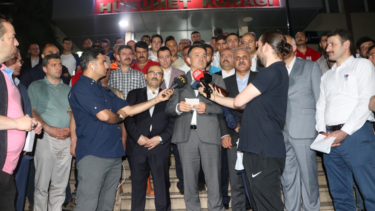 Bu arada afetle ilgili olarak Trabzon Valiliği bünyesinde bir kriz masası oluşturdu.