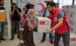 Erbil'deki savaş mağduru ailelere Türkiye'den yardım eli