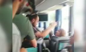 Otobüsün önünü kestiler, bir kadını darp ederek kaçırdılar