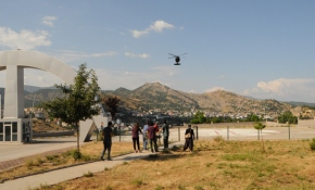Tunceli’de ayağı kırılan vatandaş helikopter ile kurtarıldı
