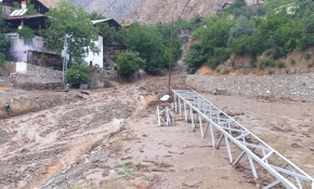 Artvin'de yağış sonrası oluşan selin geliş anı görüntülendi